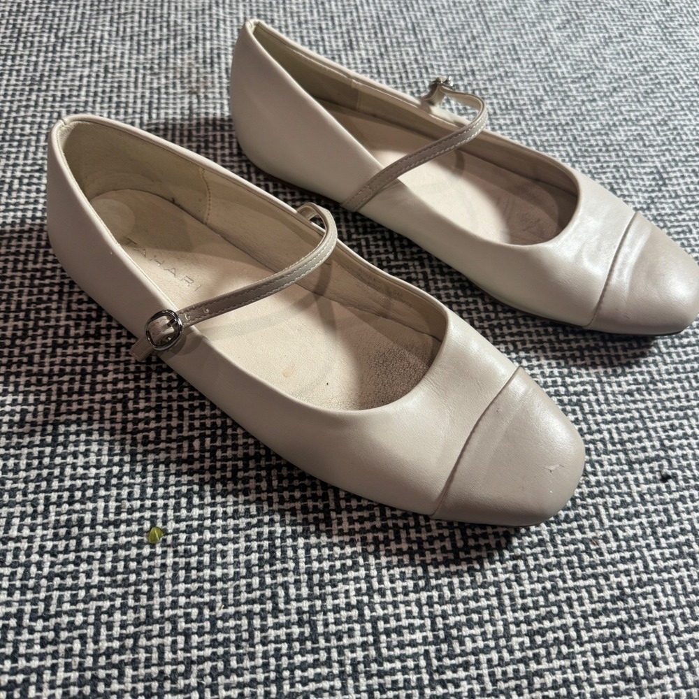 Tahari Womens Cream Beige Cap Toe Mary Jane Ballet Flats Size 7.5M Square Toe